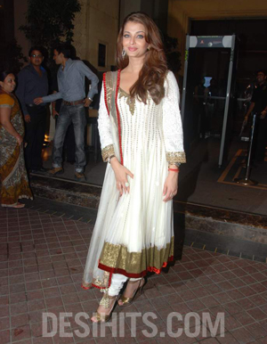 Aishwarya Rai gorgeous outfit