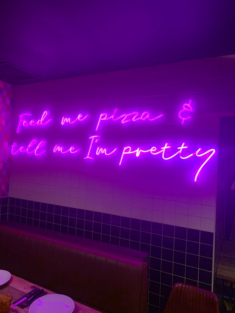 Feed me pizza & tell me i'm pretty - moto pizza sign